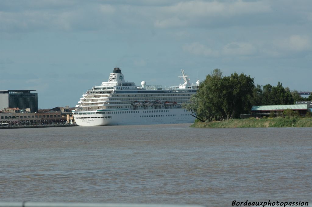 Bordeaux, port de la lune dont le Cristal Symphony emprunte la courbe.