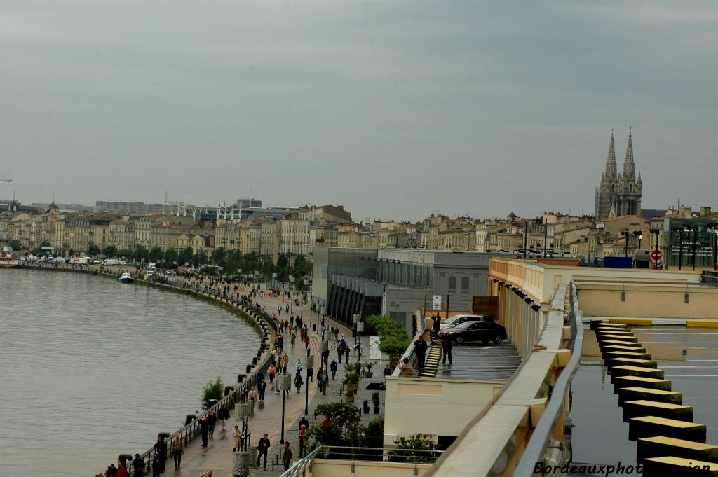 Il est 7h40. Bordeaux se réveille.