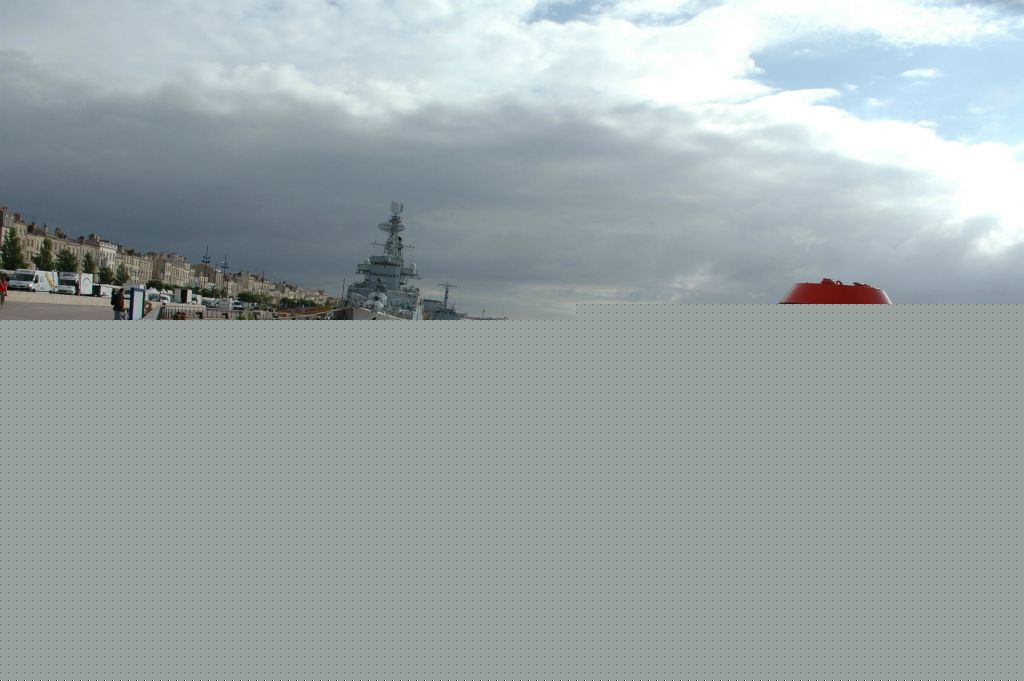Le bateau  Ville de Bordeaux va se sentir seul sur cette rive !
