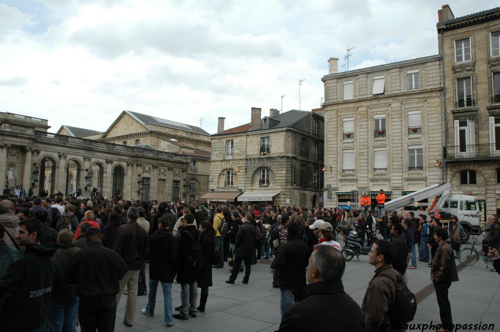 Une manifestation classique devant l'hôtel de ville ?