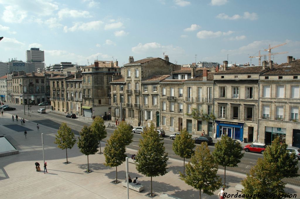 Du haut de la tour, le spectacle de la rue des frères Bonnie est inhabituel.