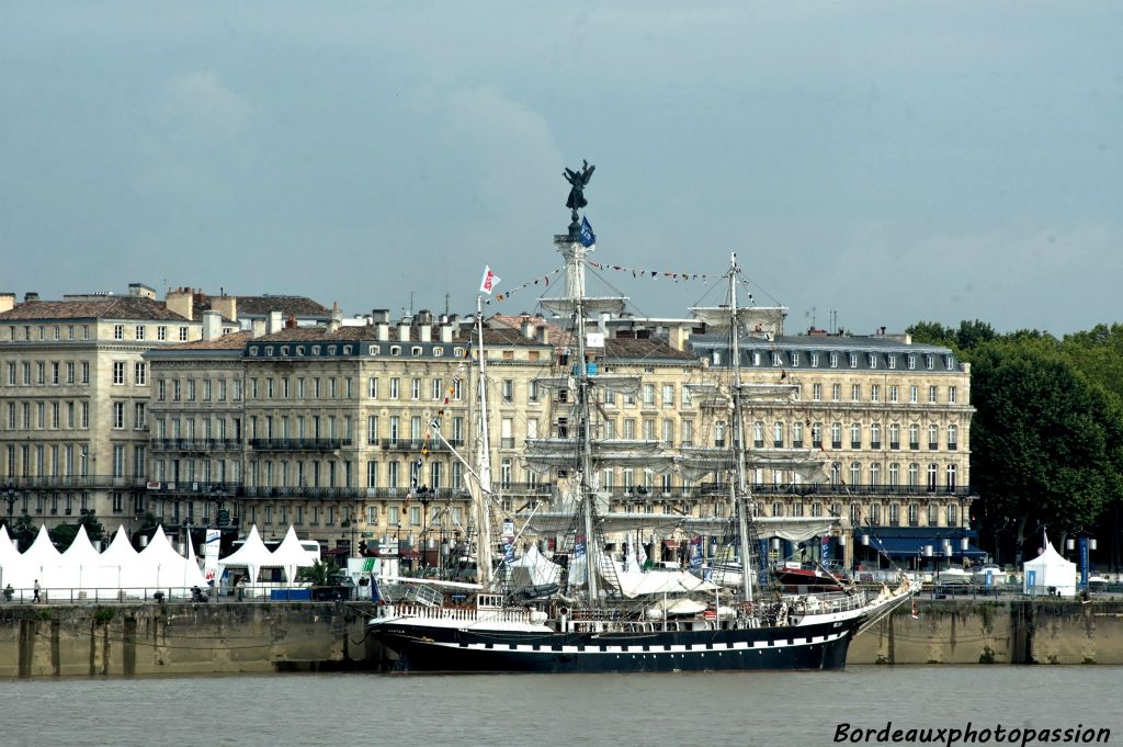 Le Bélem, un trois-mâts de 51 m de long construit en 1896.