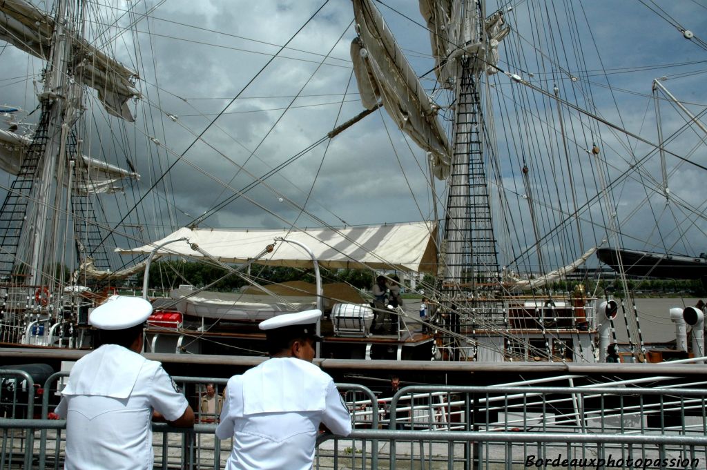 Même les marins mexicains sont en admiration devant le Bélem.