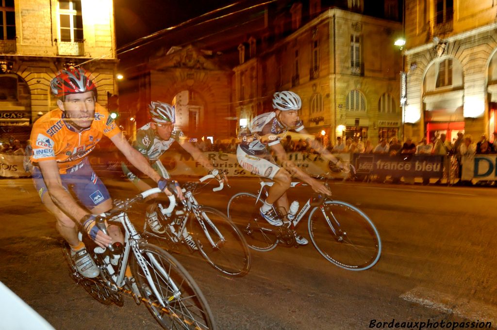 Les coureurs partaient de la place Gambetta en direction de la rue Dr Nancel Pénard et de la poste centrale...