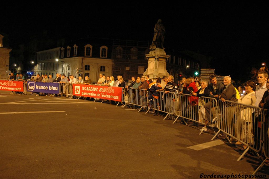 Le public apprécie le spectacle mais n'encourage pas les coureurs comme ils le devraient...