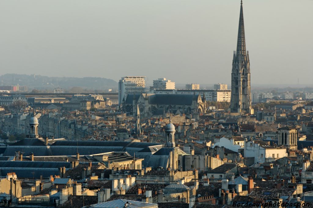 La basilique Saint Michel et sa flèche, la 2e plus haute de France.
