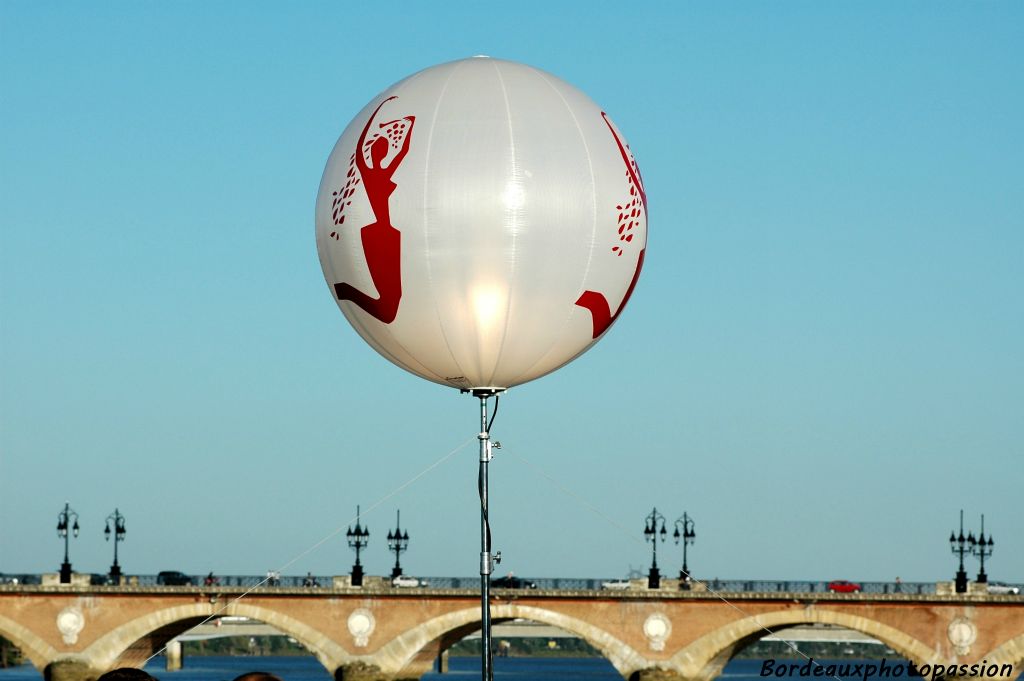 Le logo officiel de la fête du vin. Mais qui a pu résister au chant des sirènes de la fête ?