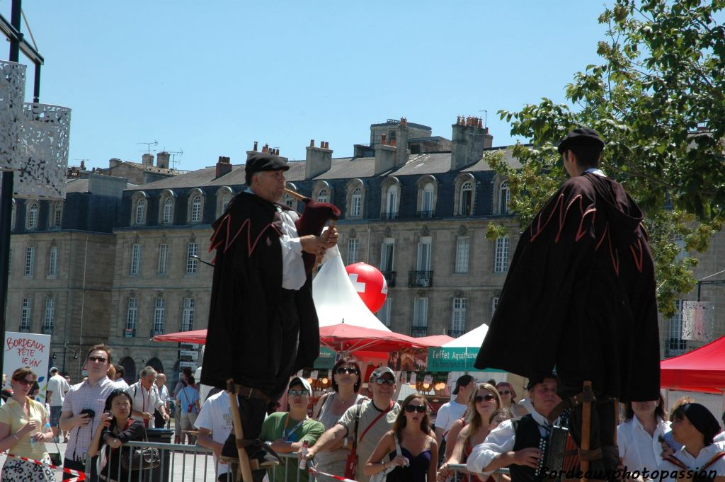 La boha ou cornemuse landaise accompagne les prestations des Landais.