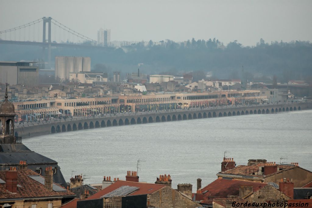 Il fait bon bon flaner le long de la Garonne...