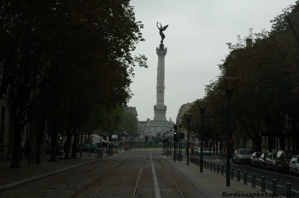 Oui c'est du-haut du monument aux Girondins que ces photos ont été prises.