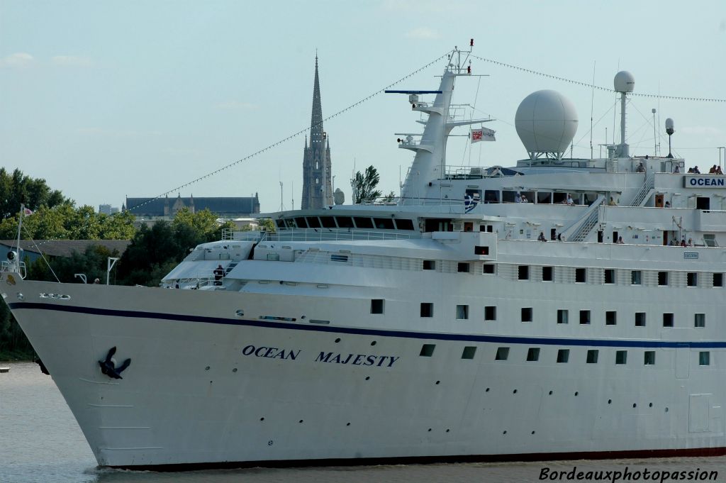 Même la flèche Saint Michel a réussi à grimper sur le pont.