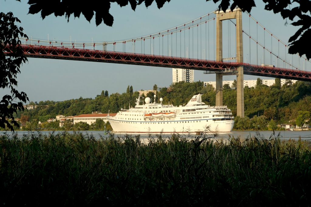 et du pont d'Aquitaine.