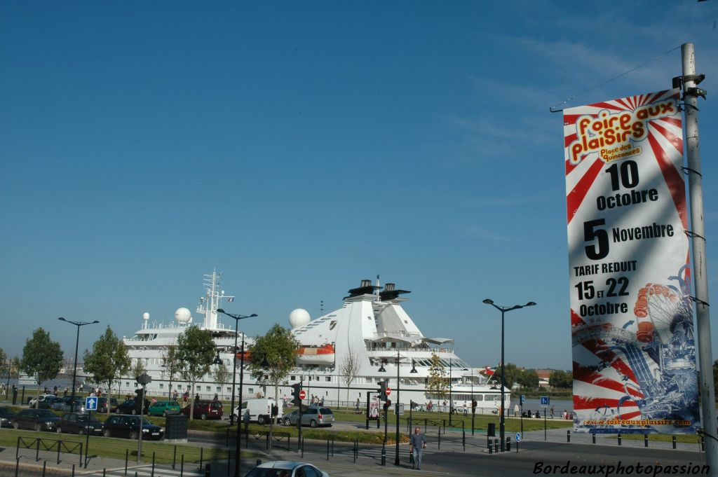 Pourtant c'est la dernière occasion de voir un géant des mers dans le port de la lune cette année. Du printemps à l'automne, ce sont 29 paquebots qui ont accosté en Gironde.