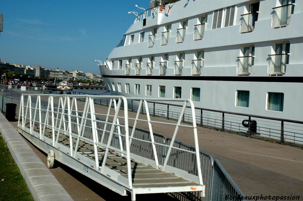 Dans les demandes d'aménagement, une passerelle plus adaptée aux bateaux modernes ne serait pas un luxe.