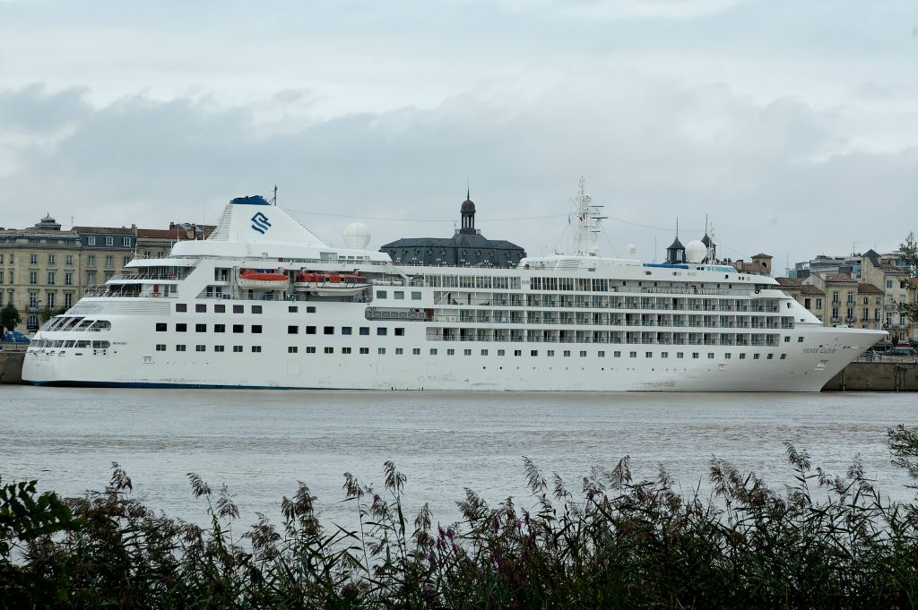 Le Silver Cloud, en provenance de Londres a accosté face à la Bourse maritime.