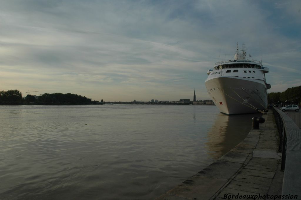 Les croisièristes du Silver Wind ont déboursé entre 4700 et 15600 euros pour venir à Bordeaux en partant de Londres pour aller à Lisbonne.