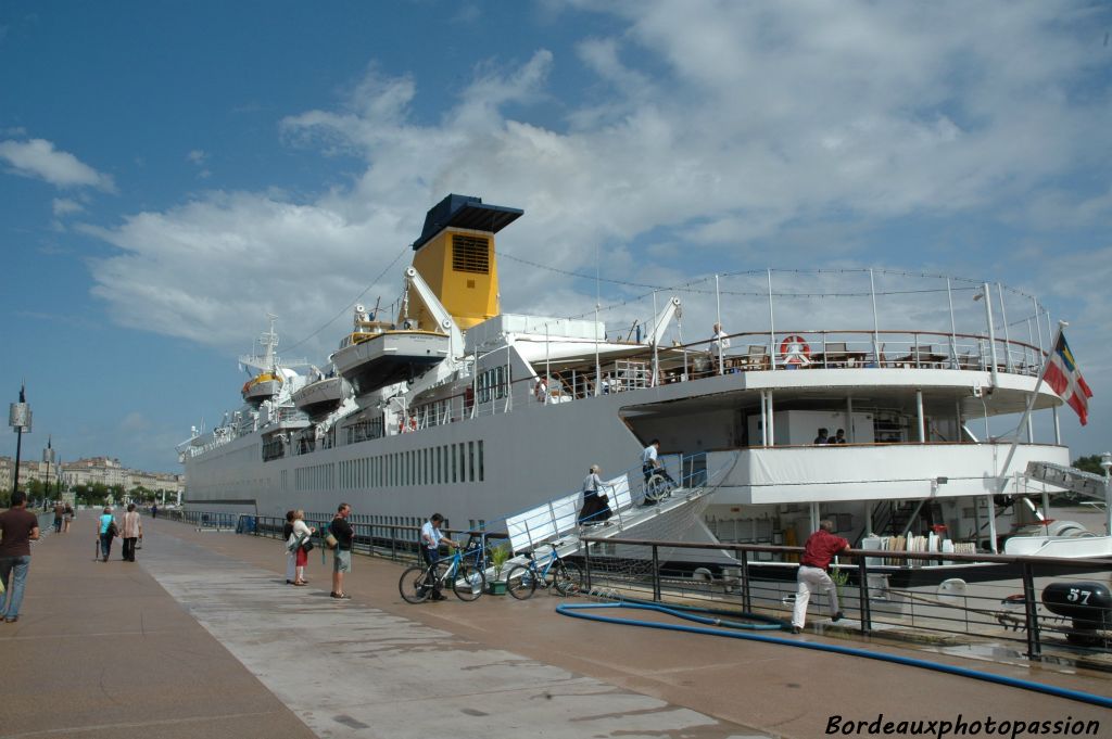 Ce n'est pas le plus long des paquebots ayant accosté à Bordeaux. Avec ses 139m de long et ses 18 m de large il est dans la moyenne de la vingtaine des navires pour cette saison 2008.