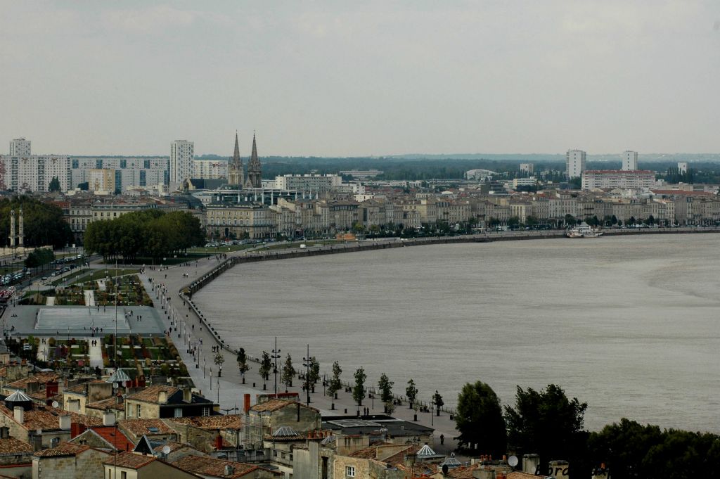 Un seul être vous manque est tout est dépeuplé !