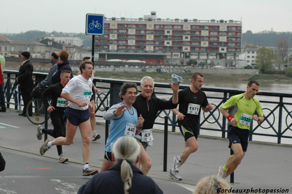 Certains coureurs semblent très à l'aise... mais ce n'est que le début...