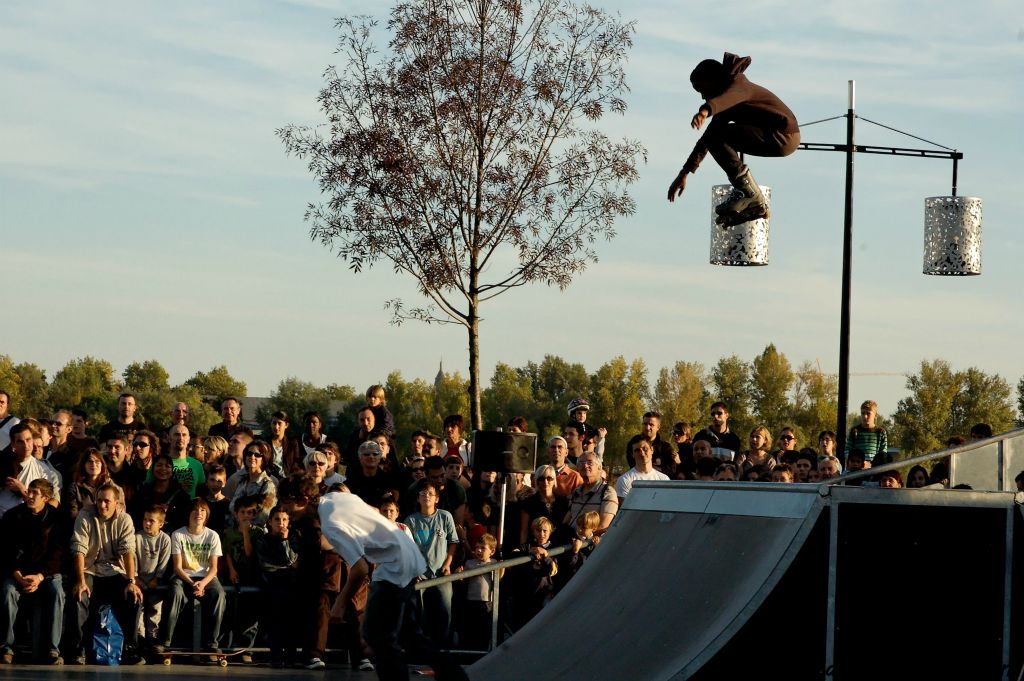 Avec le roller, les spectateurs ont eu droit à des figures de plus en plus acrobatiques...