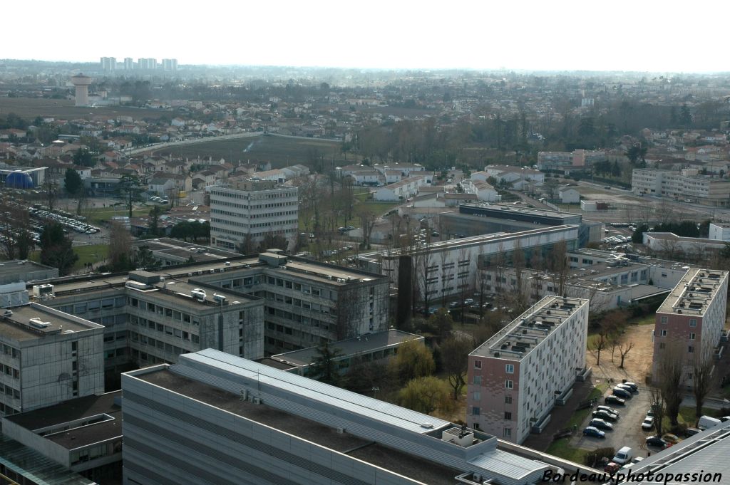 Bienvenue au château "les Carmes Haut-Brion", un château dans la ville qui prépare en secret le millésime 2009.