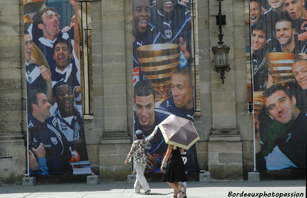 Le titre de 1999, la coupe de la Ligue en 2007 et le titre de champion acquis la veille à Caen.