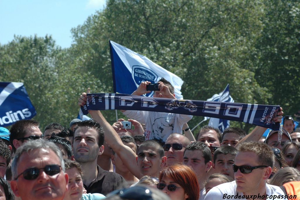 Les supporters attendent sagement...