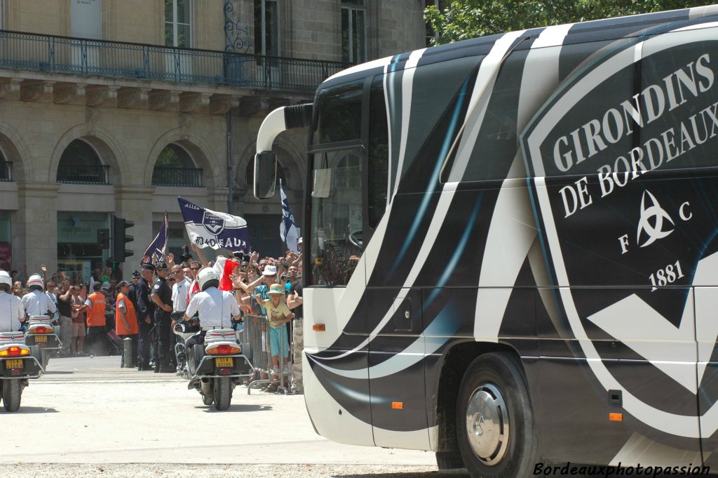 Le bus s'en va la fête est terminée...