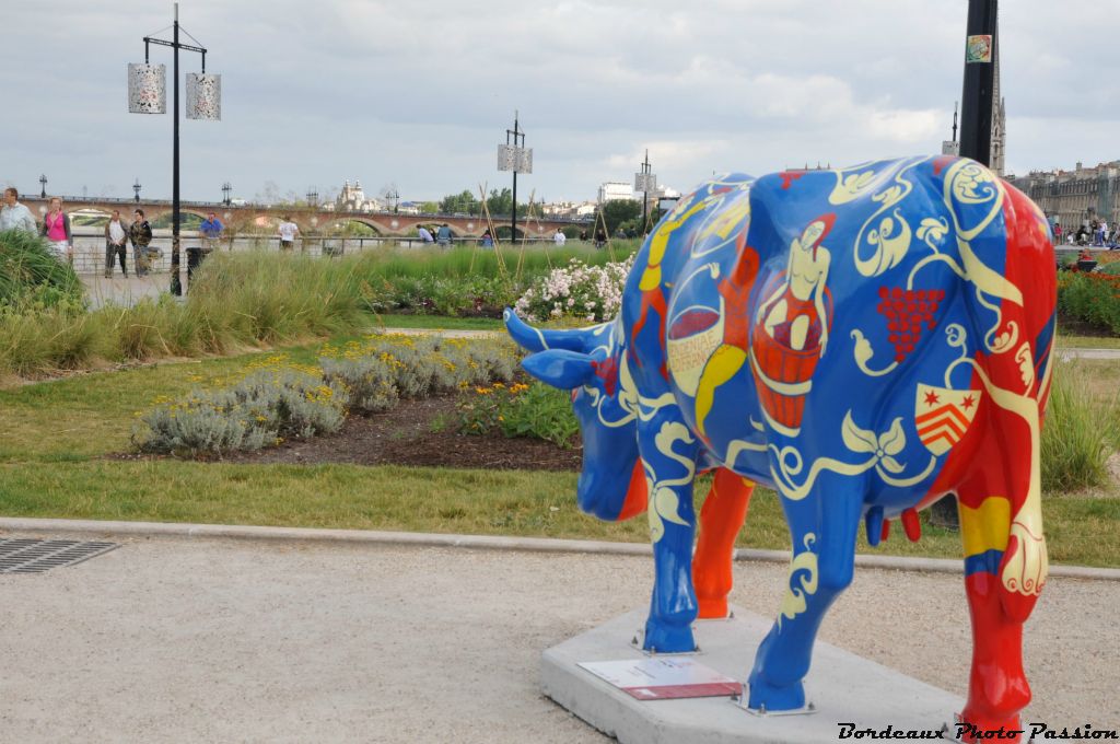 et le bleu pour le flanc gauche.