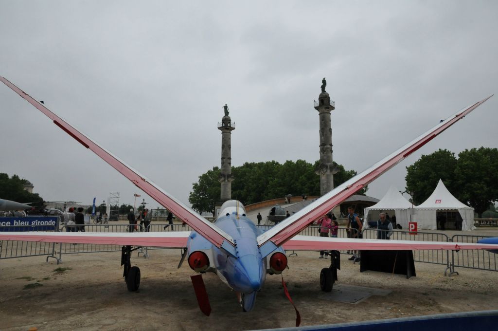 Le Fouga M 170 R Magister, avion tactique d'appui léger a équipé la "patrouille de France" de 1964 à 1980.