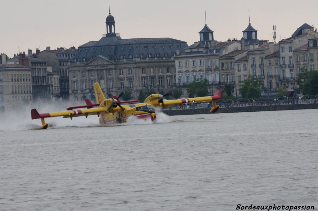 Quelques centaines de mètres suffisent pour quitter les eaux de la Garonne.