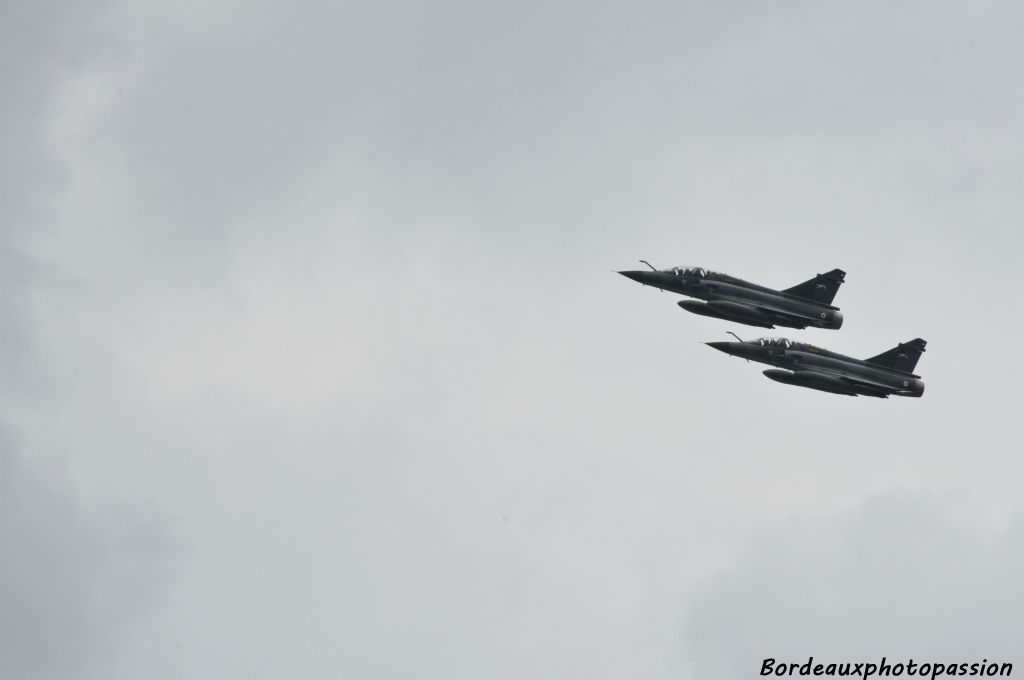 Une patrouille de Mirage 2000.