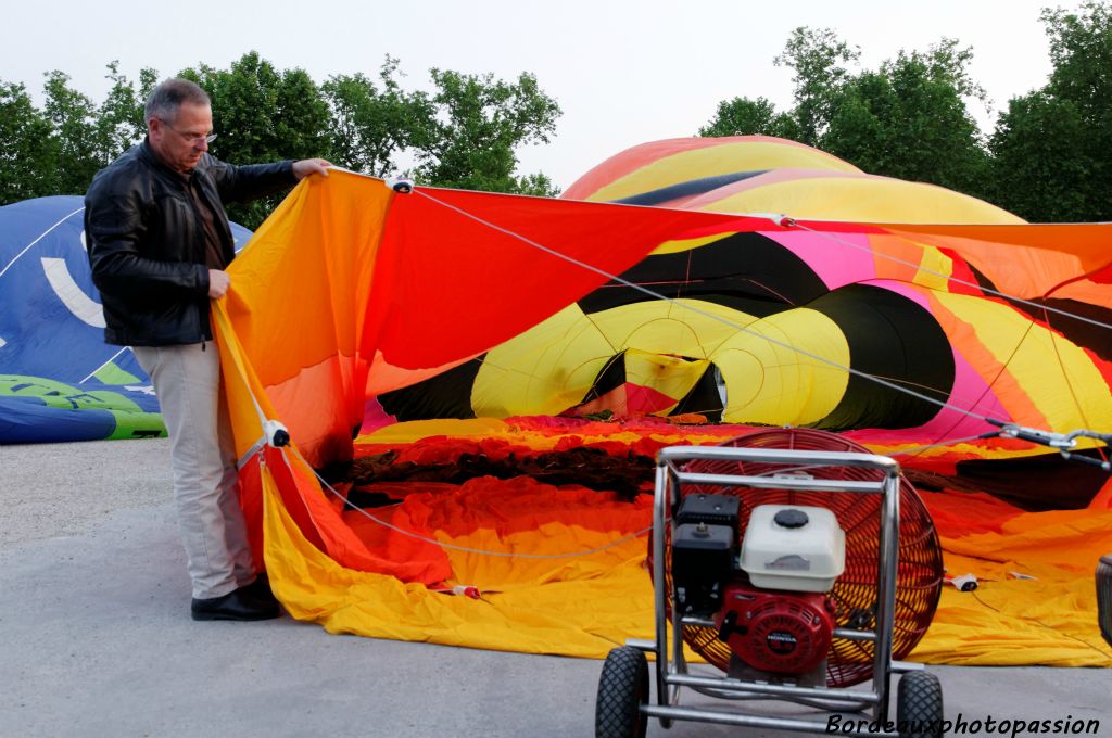 Seul le ventilateur entre en action pour gonfler le ballon.