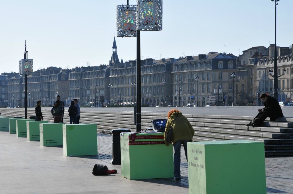 Quelques artistes sont venus décorer leur cube.