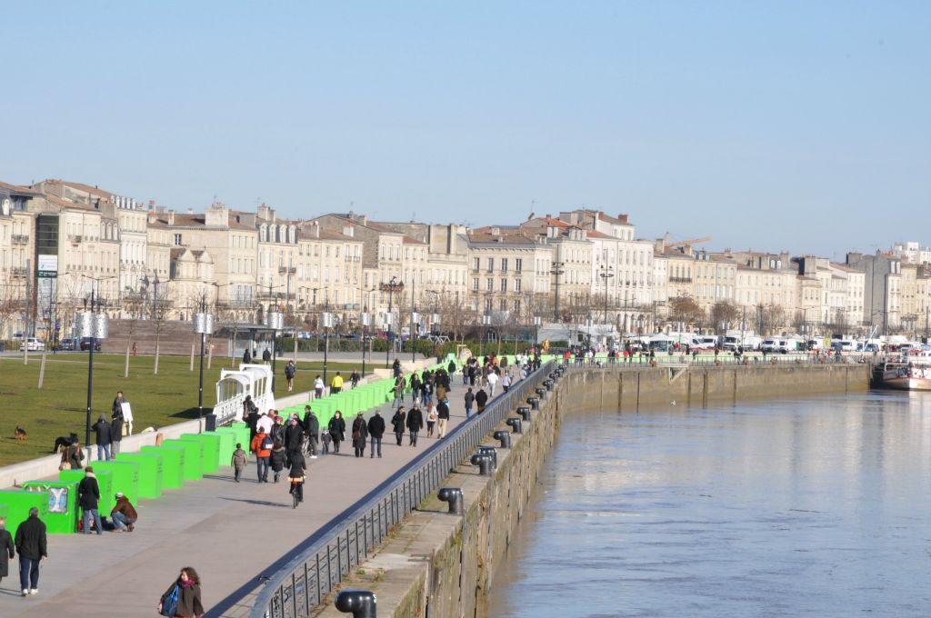 L'exposition du projet Vert Carbone n'est resté qu'une semaine sur les quais.