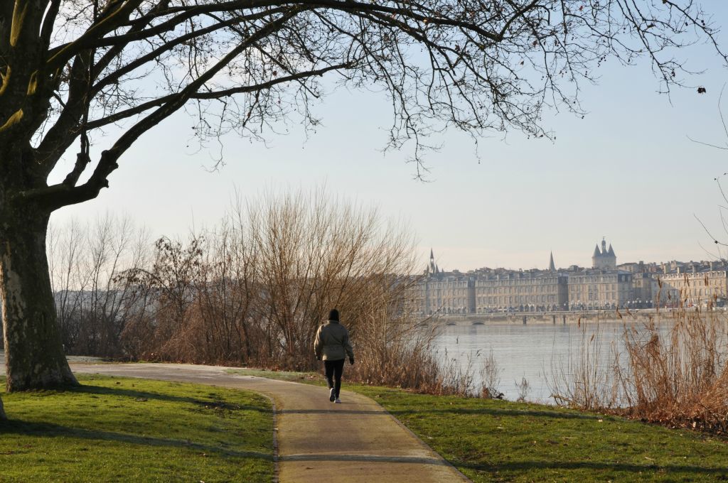 Chaudement vétu, il fait bon flaner rive droite...