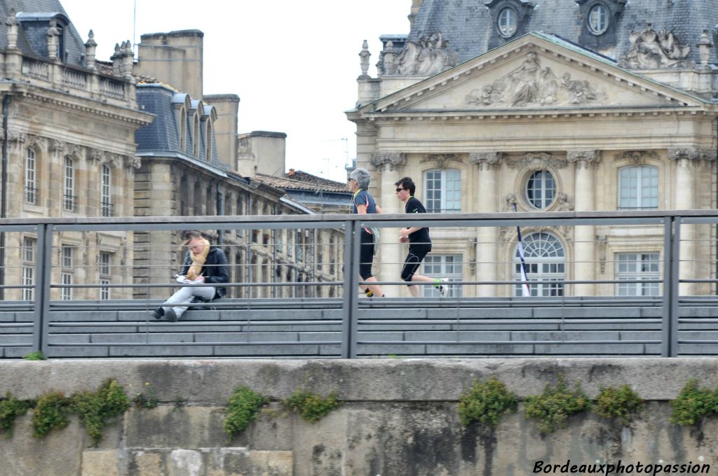 Les quais le  dimanche c'est d'abord pour les loisirs.