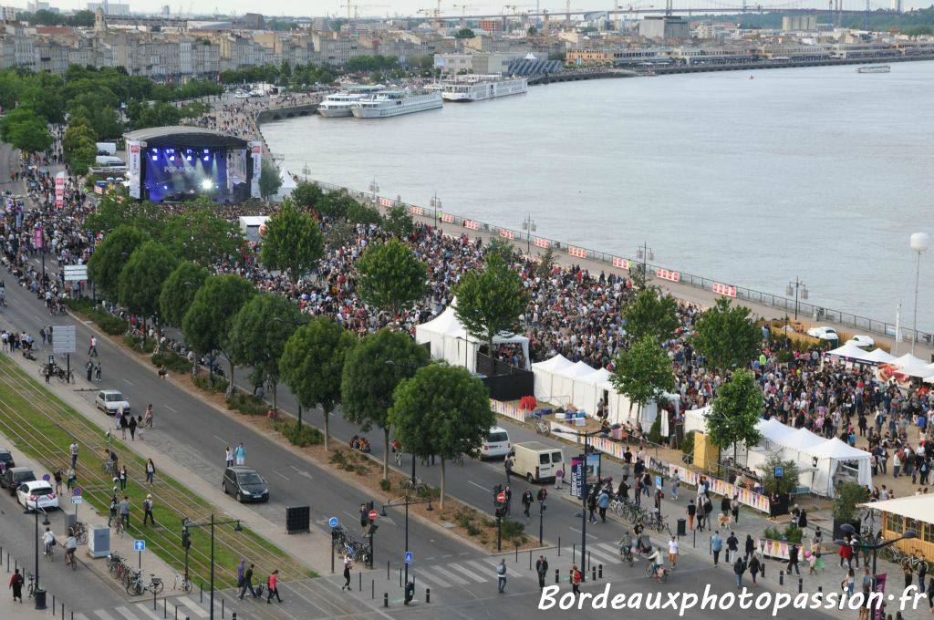 Pendant 4 soirées, des dizaines de milliers de fans sont venus applaudir les vedettes des concerts gratuits.