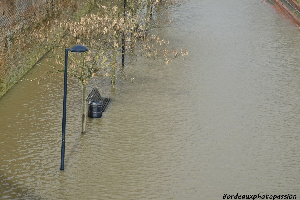 Pour s'asseoir, il faudra attendre !