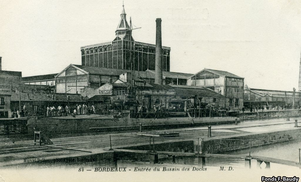 La première huilerie bordelaise voit le jour en 1857. Elle est alors tenue par le groupe Maurel et Prom. Elle sera rachetée par Lesieur en 1963 puis déménagera à Bassens en 2015.