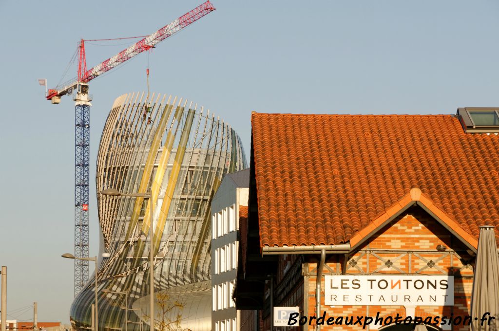 Il y aura un (restaurant) concurrent tout en haut de la tour !