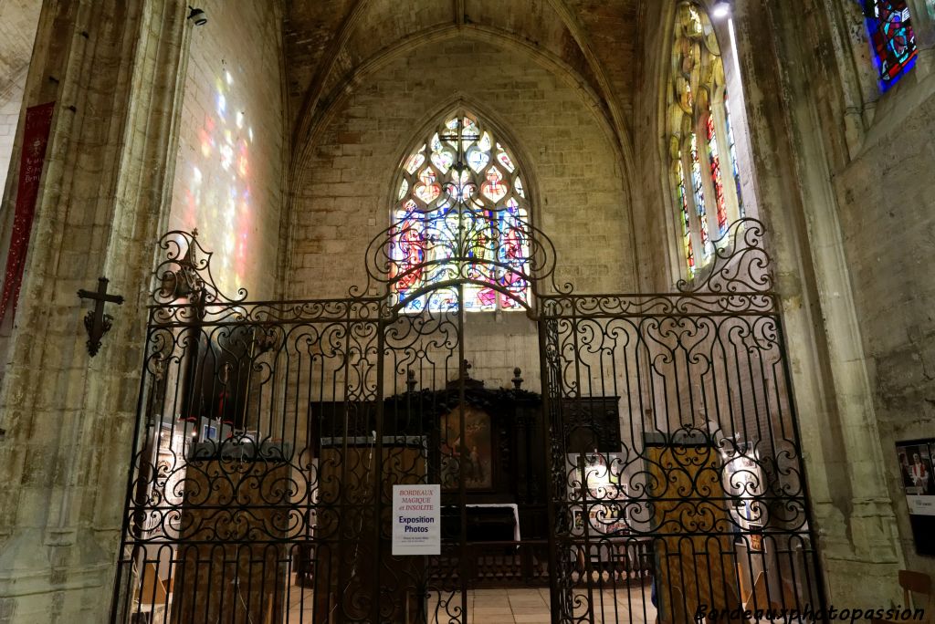  Les ferronneries des chapelles latérales sont magnifiques. 