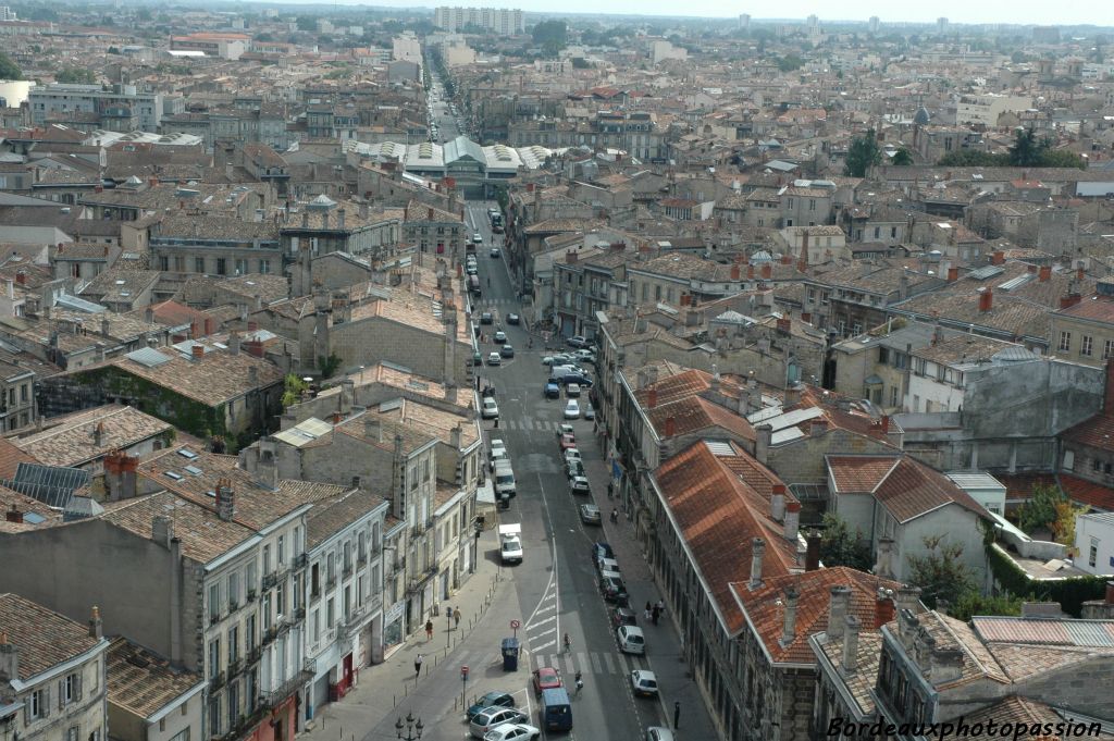 Vue vers le sud et le marché des Capucins.