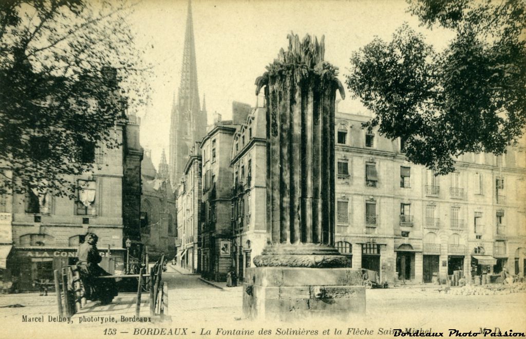 Au XVIIIe siècle, la fontaine crachait de l'eau souillée par les eaux usées ou bien de l'eau saumâtre lors des grandes marées.