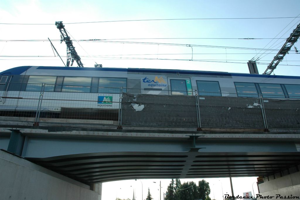 Le pont Garonne utilise lui aussi l'acier...