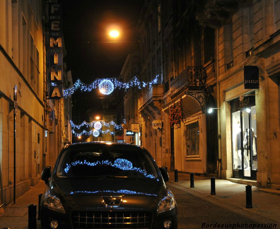 A l'occasion des fêtes de Noël dans la rue de Grassi.