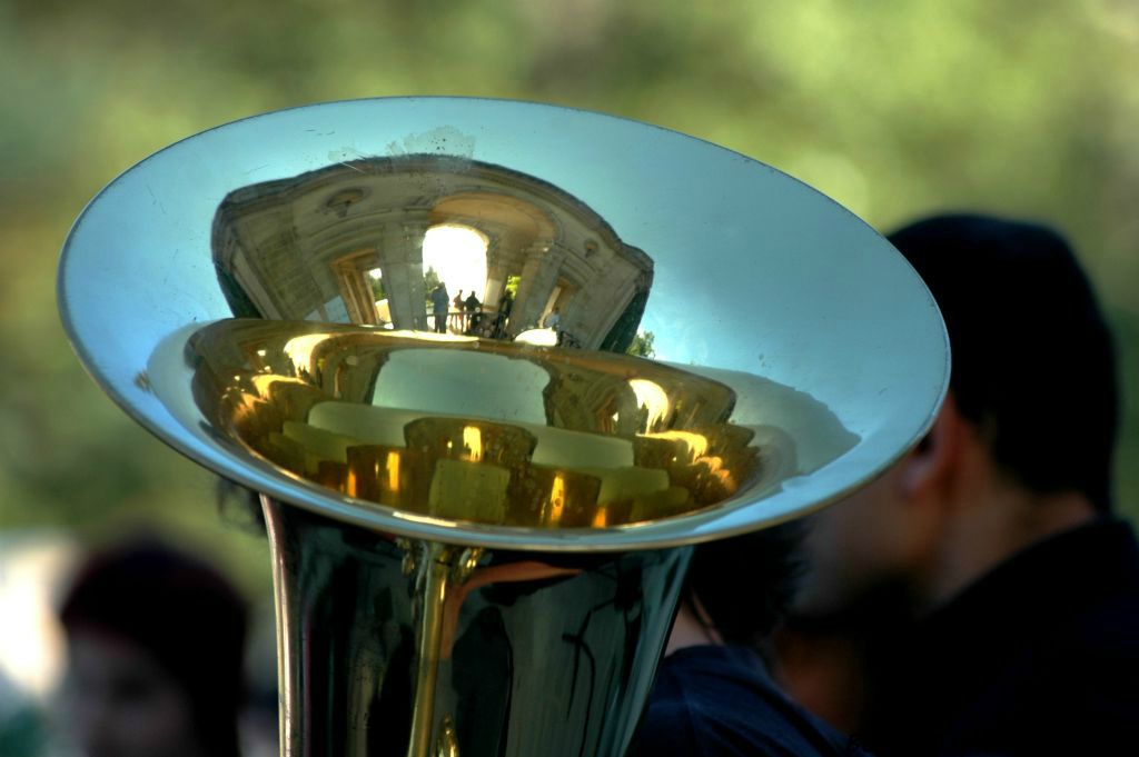 Le bâtiment central du jardin public dans un trombone ? Oui c'est possible !