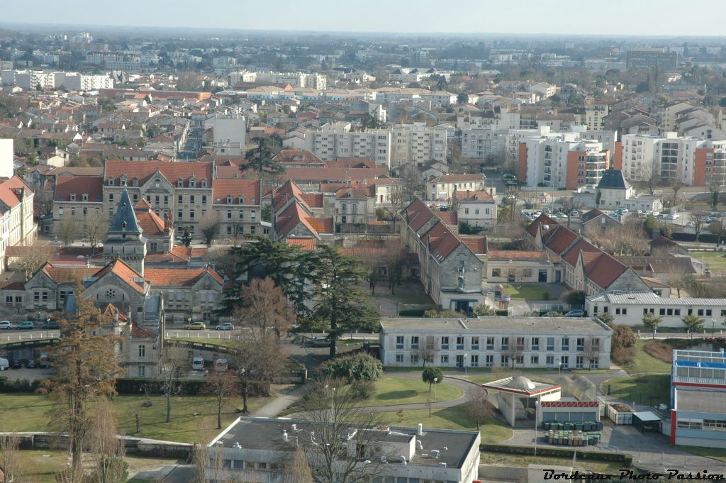 Le centre hospitalier Charles Perrens.