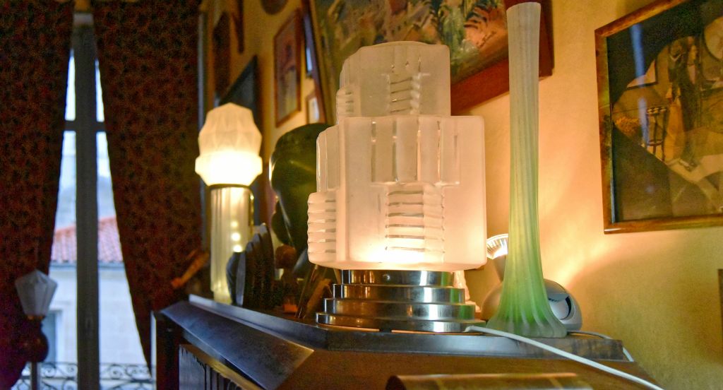 Autre exemple de lampe gratte-ciel.