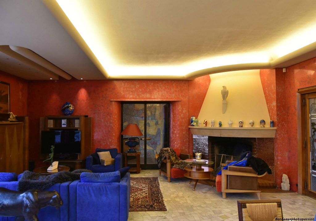 Bel exemple d'éclairage indirect spécificité de l'Art déco.